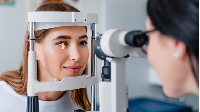 the-importance-of-regular-eye-check-ups-Lg